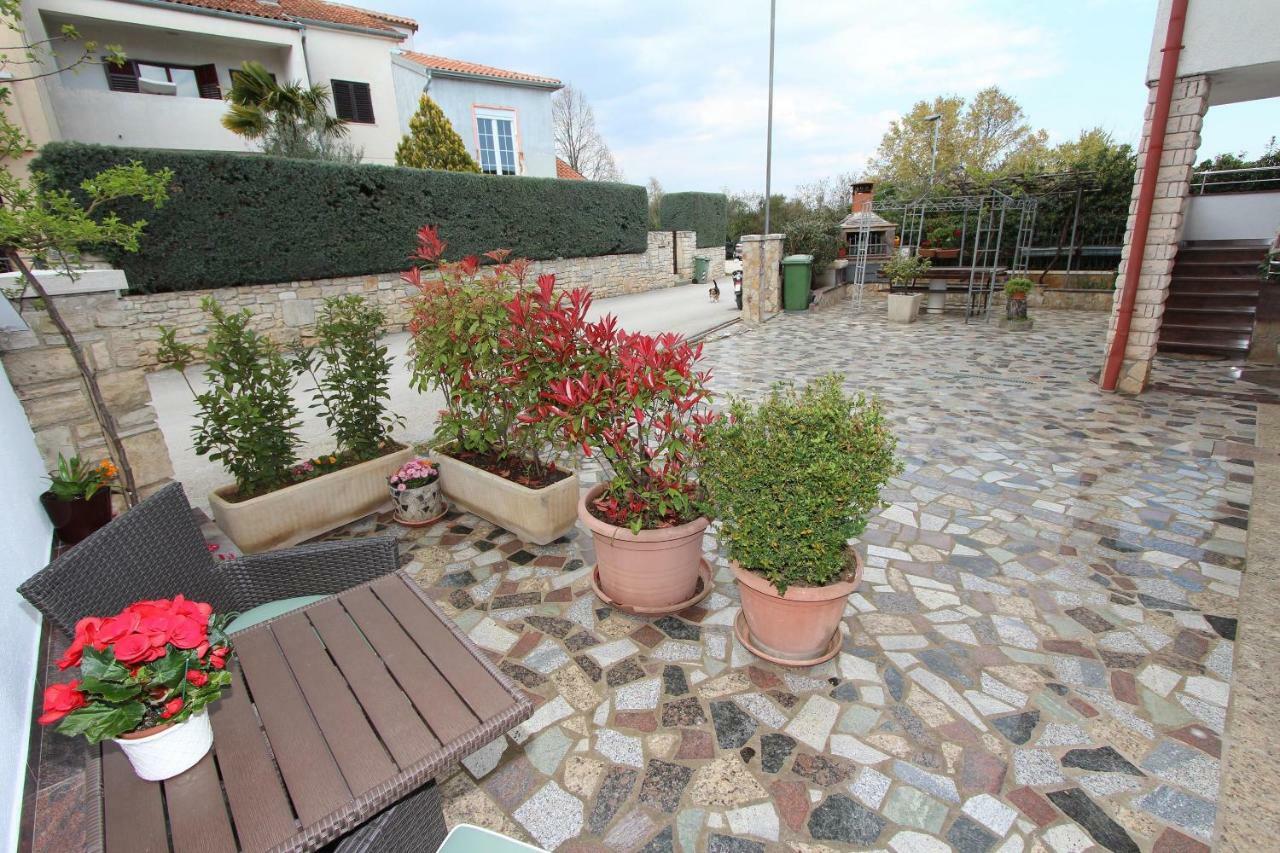 Apartments Divna Rovinj Exterior photo
