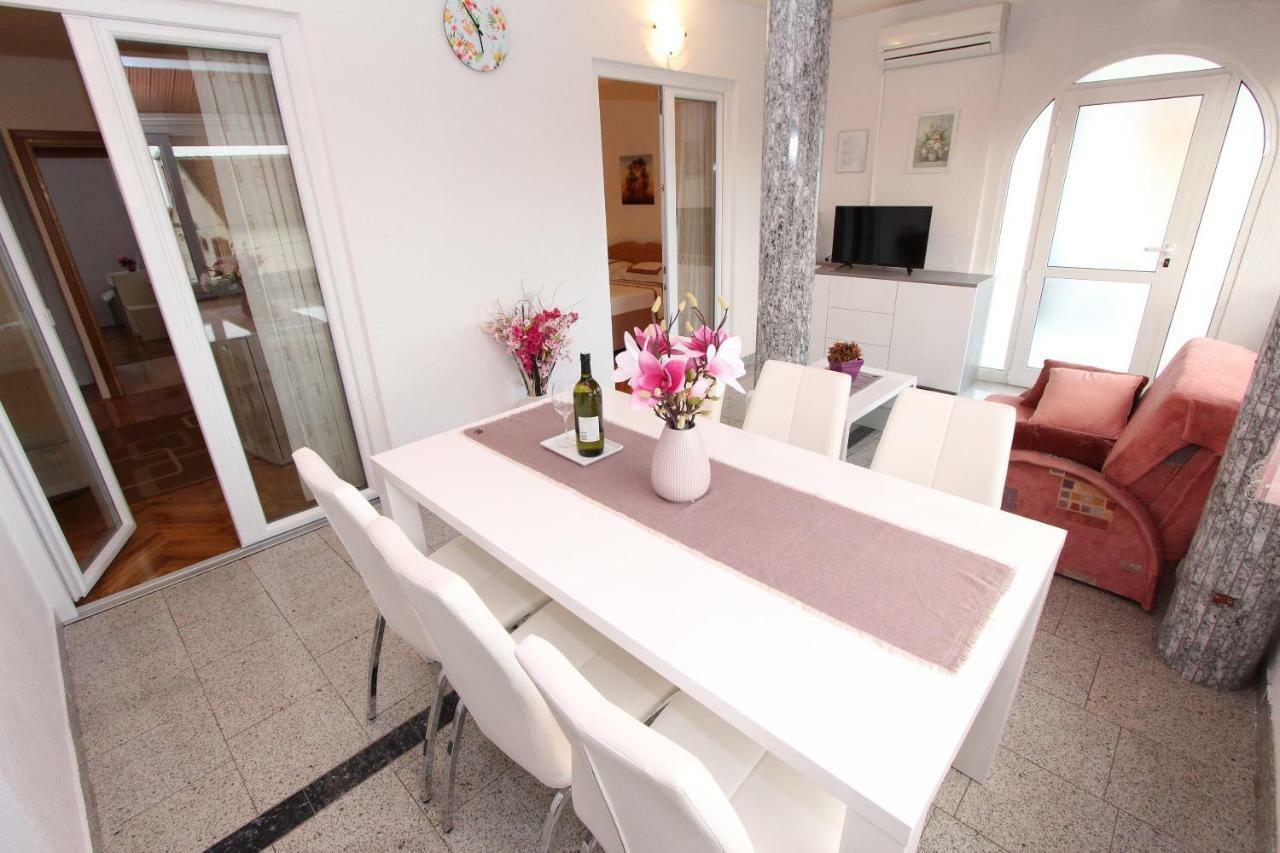 Apartments Divna Rovinj Exterior photo